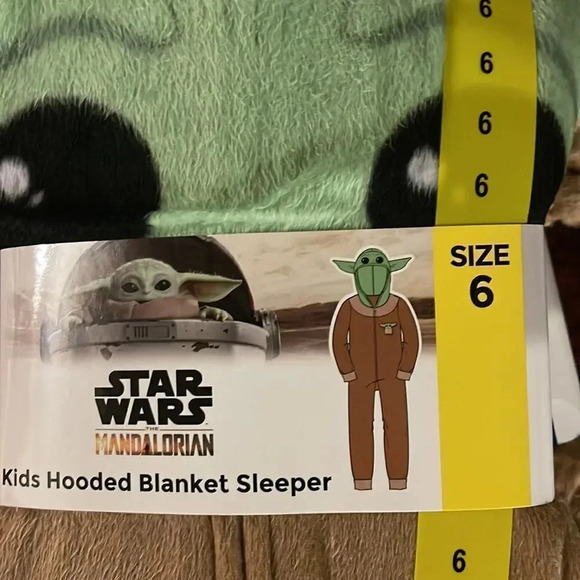 StarâWarsâKids' HoodedâBlanket Sleeper Size 4 6 Mandalorian One Piece Sleeper - Picture 5 of 6